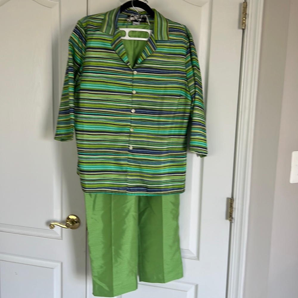 Wonderful light pantsuit for summer